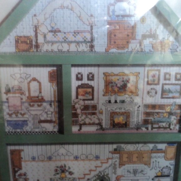 Bucilla cross stitch hutch kit "doll house" 9" x 12" - Picture 4 of 5